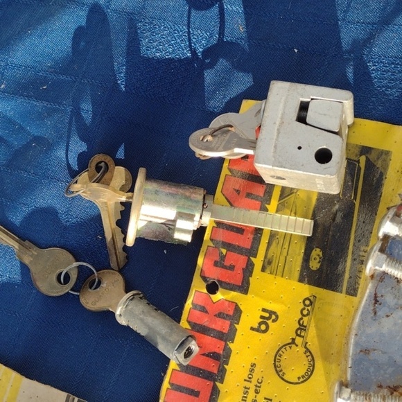 TrunkGuard Security Lock Set - Picture 3 of 4